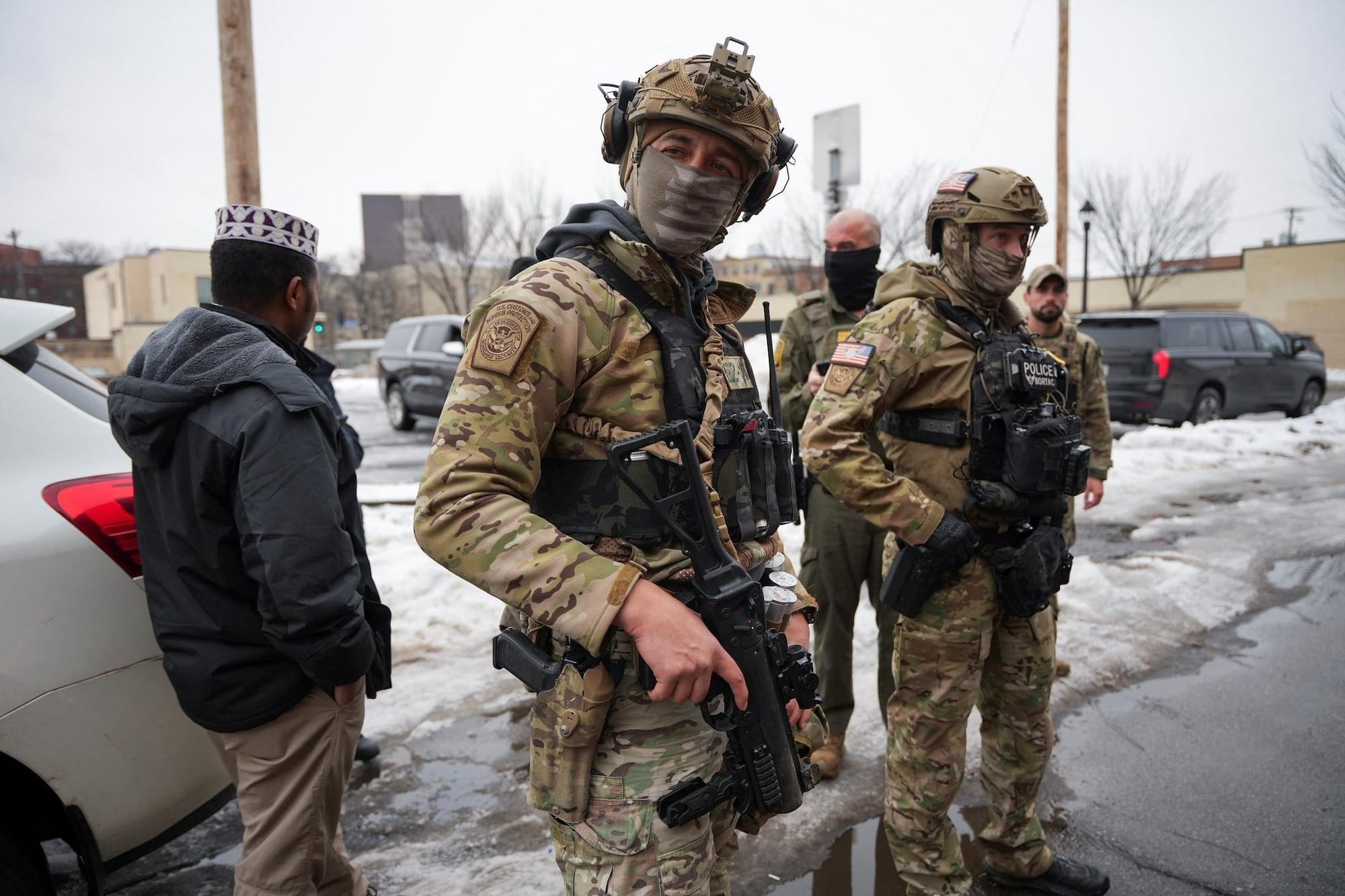 What federal guidelines say about agents using deadly force