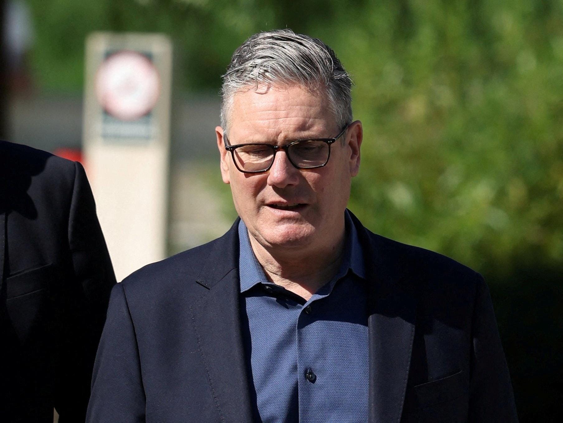 News Wrap: UK's Starmer faces threat to leadership