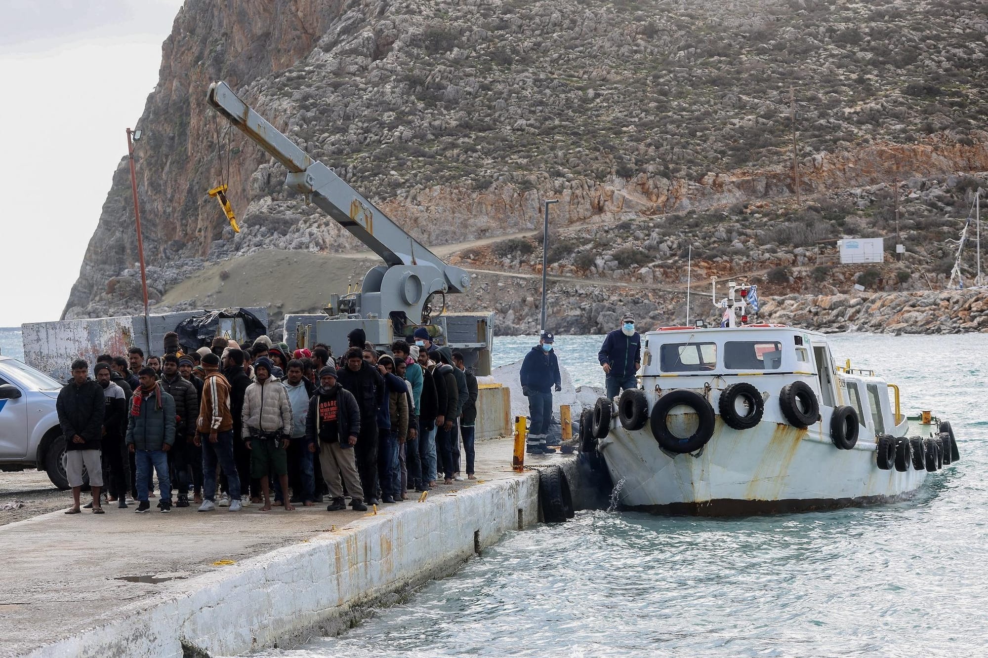 Greece toughens stance on illegal migration