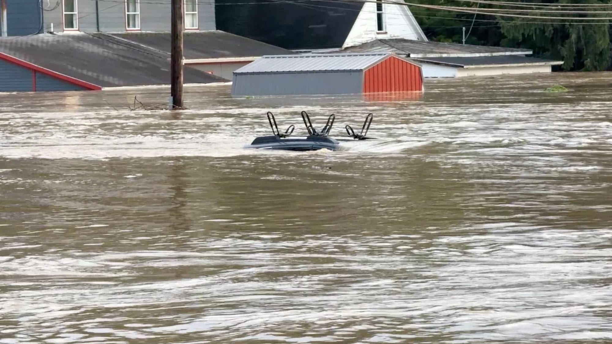 News Wrap: 7 dead after storms and floods in Midwest