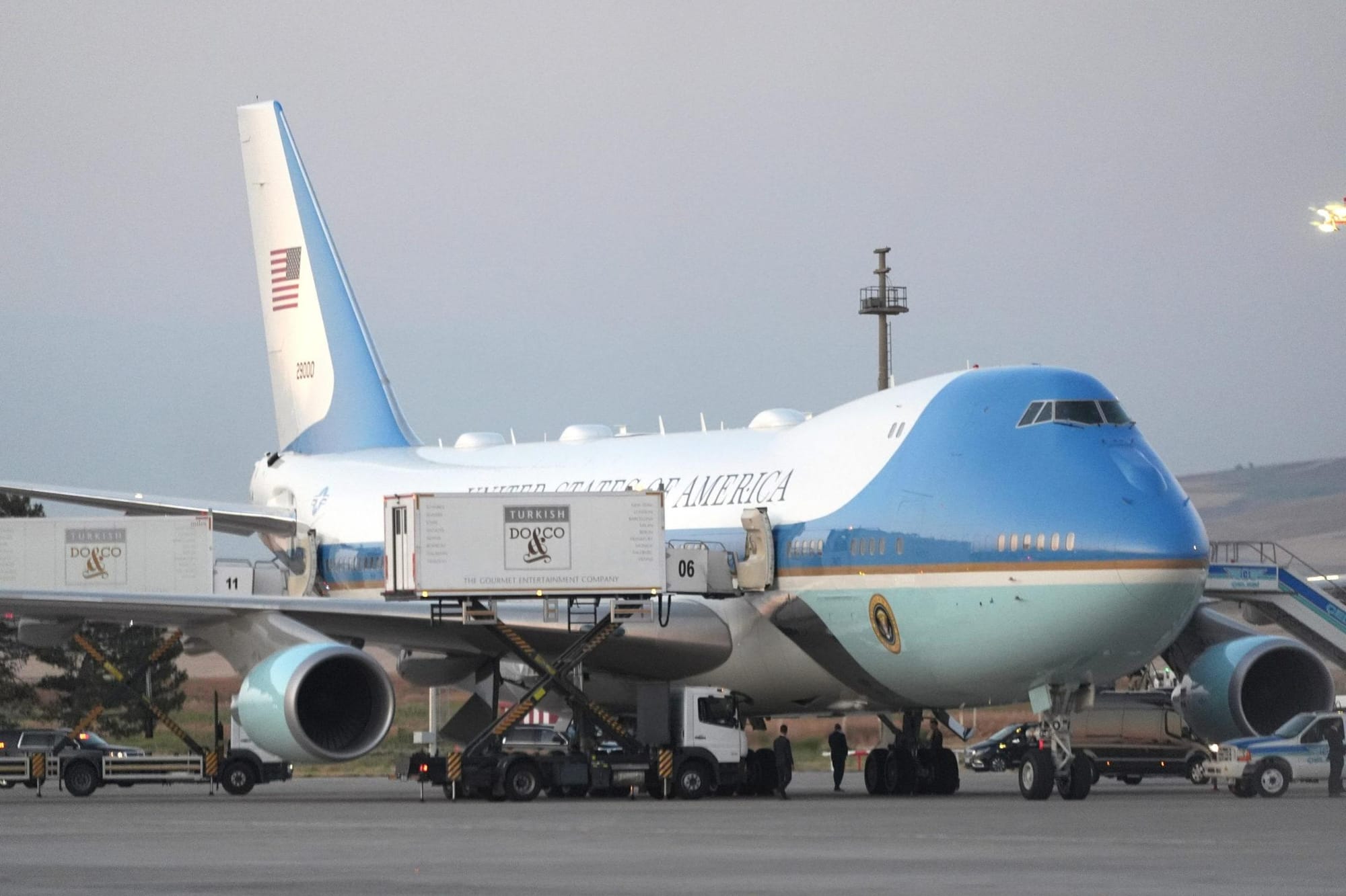 How Trump secretly switched planes amid threat from Iran