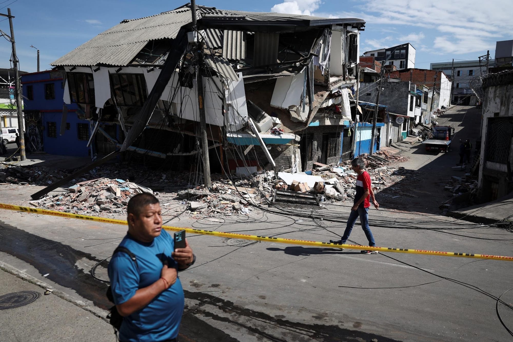 News Wrap: Earthquake death toll in Colombia tops 260