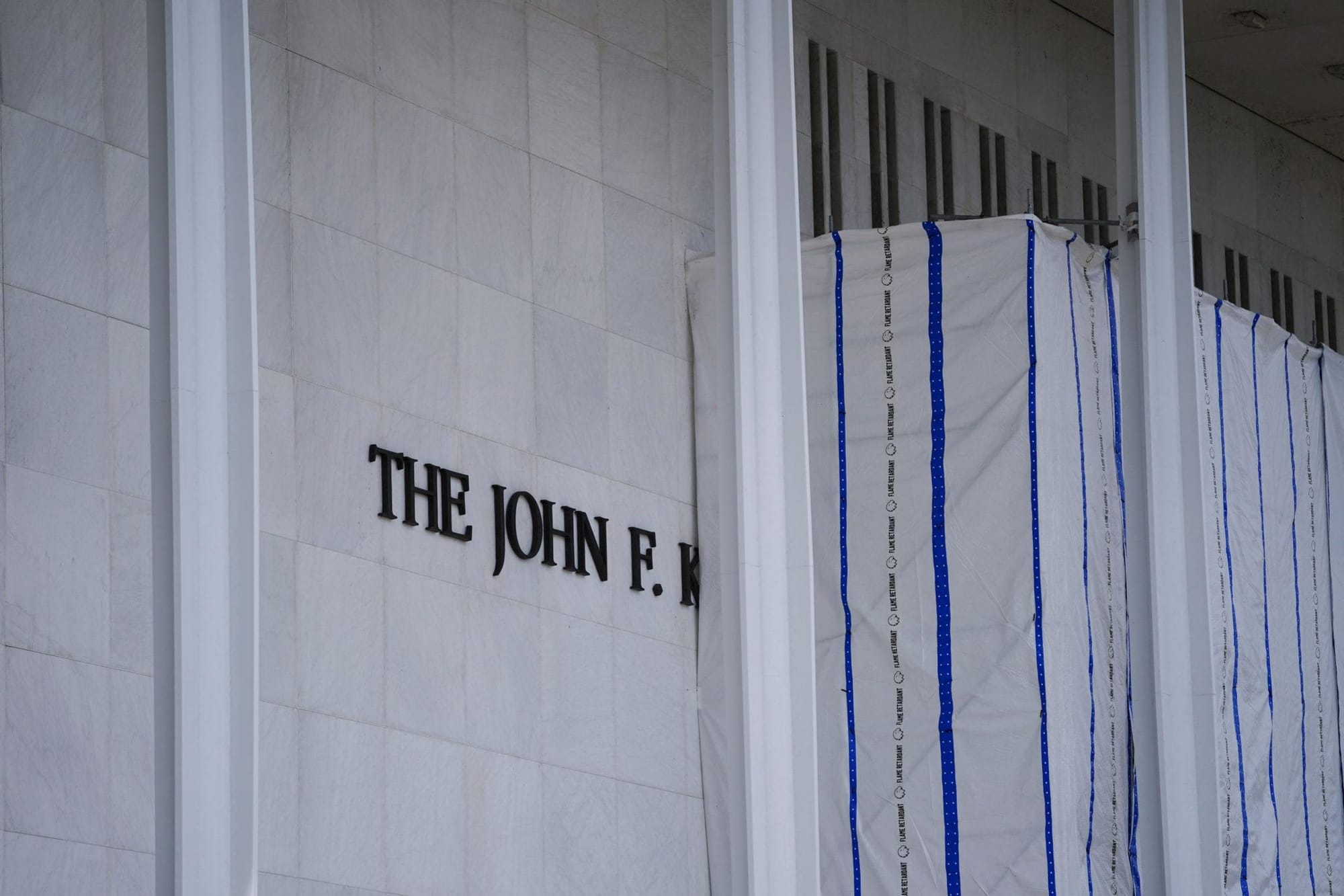 News Wrap: Kennedy Center warns of 'fiscal collapse'