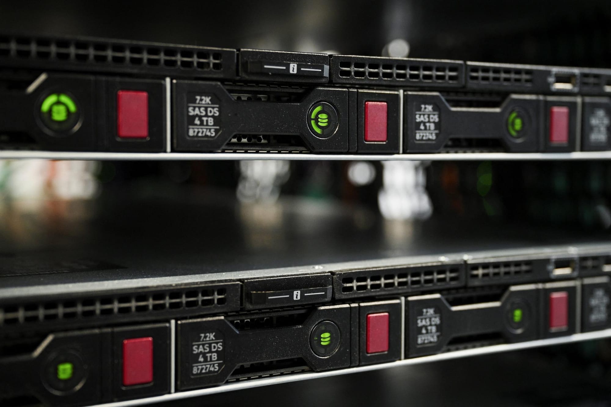 News Wrap: Vulnerability prompts race to protect websites