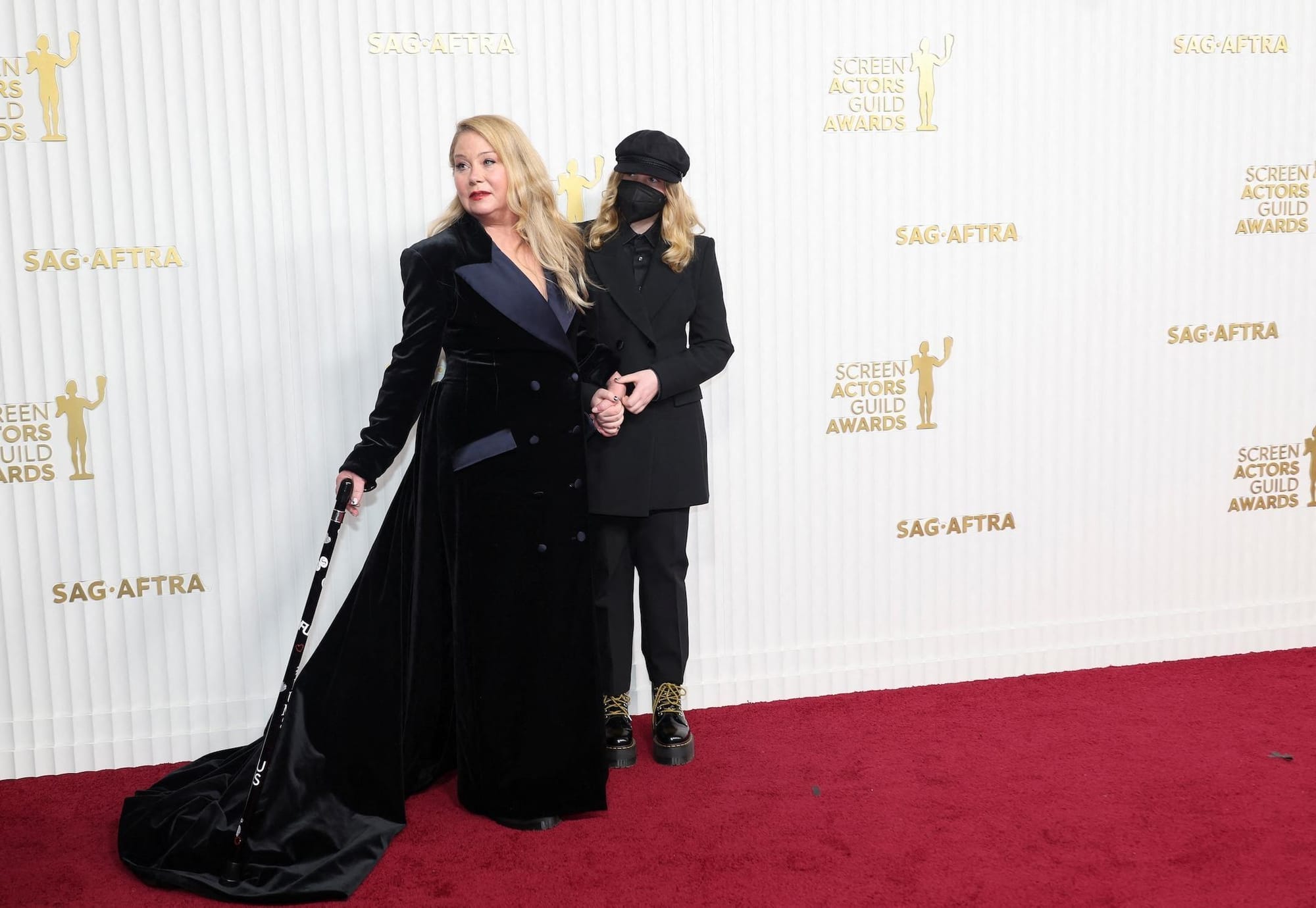 Christina Applegate's experience highlights challenges of MS