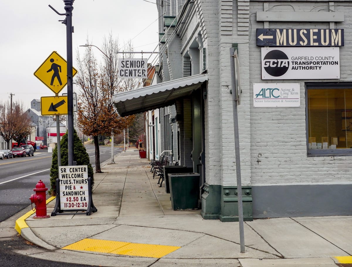 A street scene, showing storefronts in Pomeroy