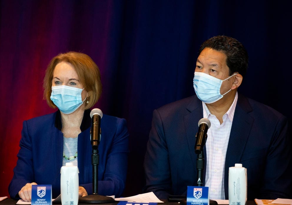 Mayor Jenny Durkan and Mayor-elect Bruce Harrell at a news conference