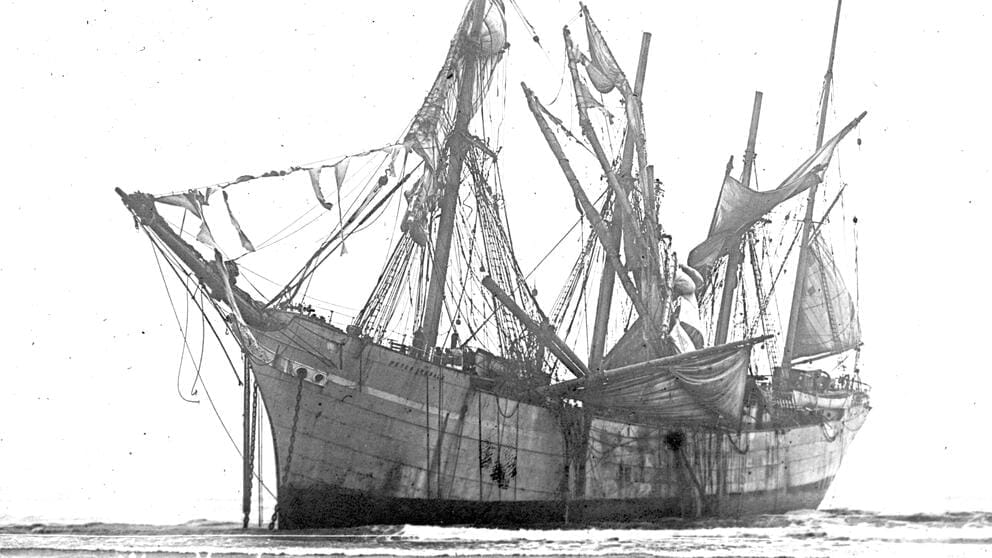 Peter Iredale wreckage