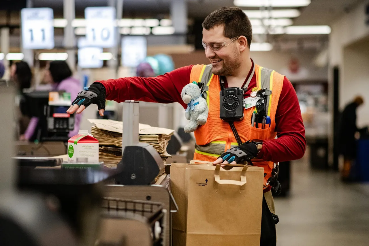 WA unions wary of proposed Kroger/Albertsons supermarket merger ...