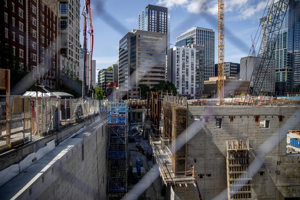 Construction pit