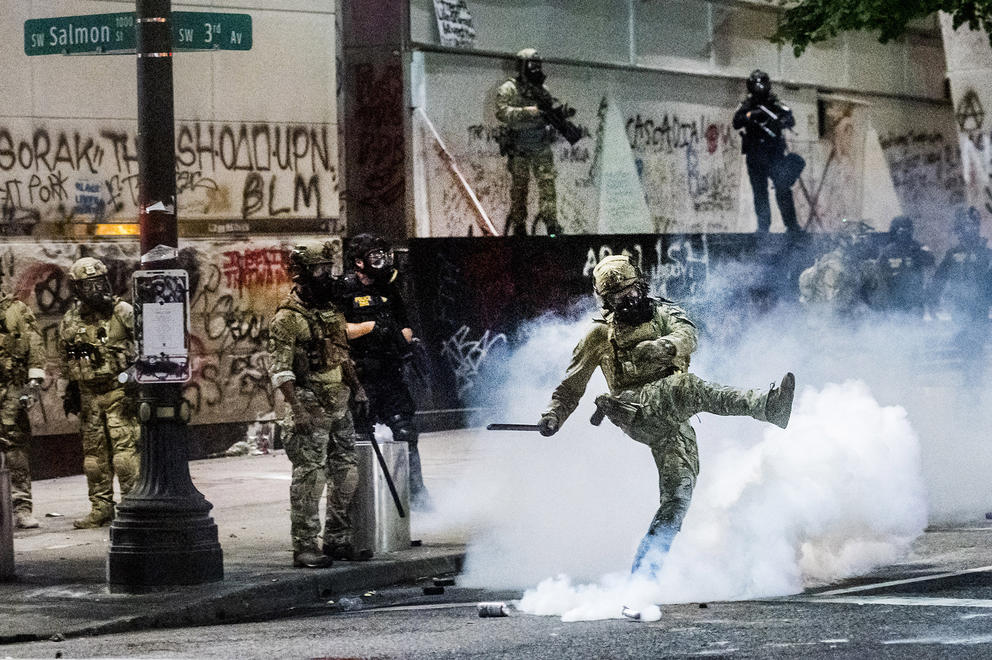 federal agents on the streets of Portland