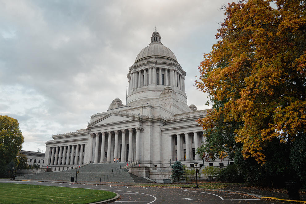 A photo of the Washington state capitol building