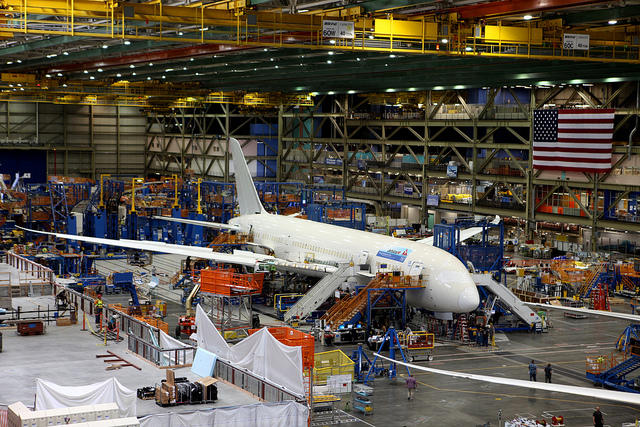 Boeing_787_construction.jpg