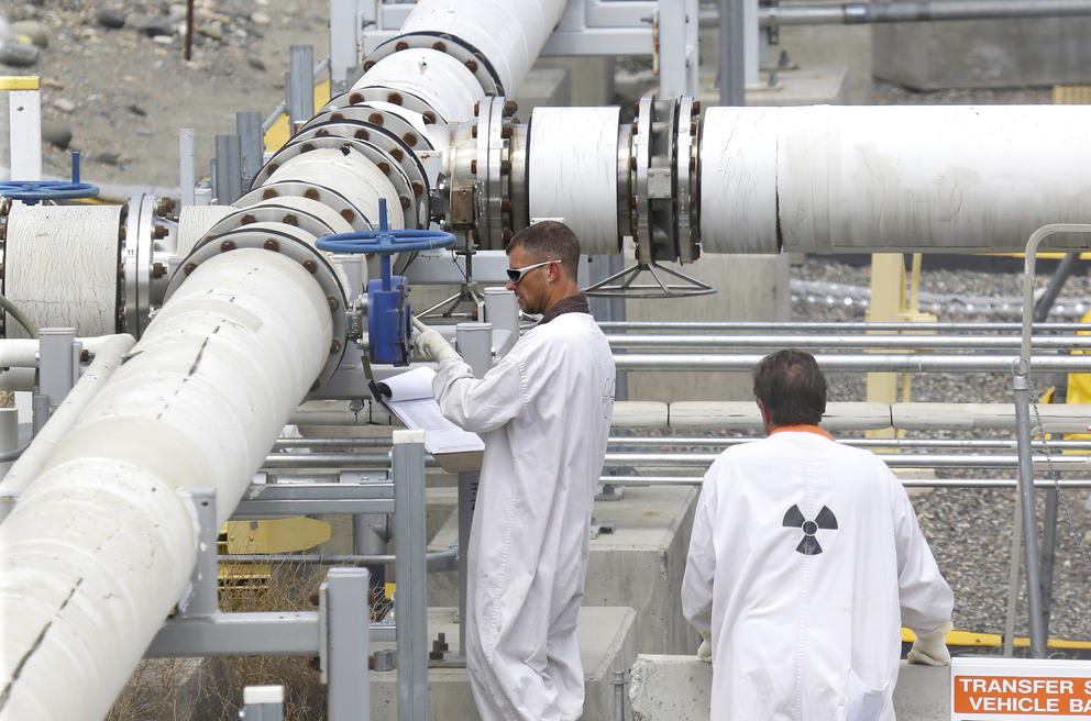 Workers without respirators
