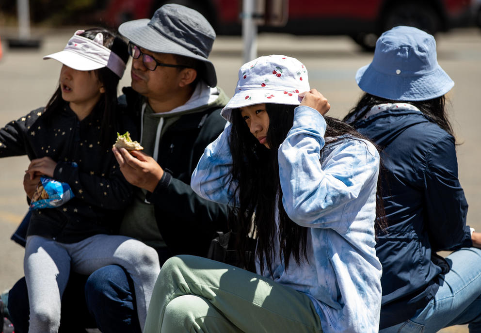Visitors take a lunch break at Mount Rainier National Park