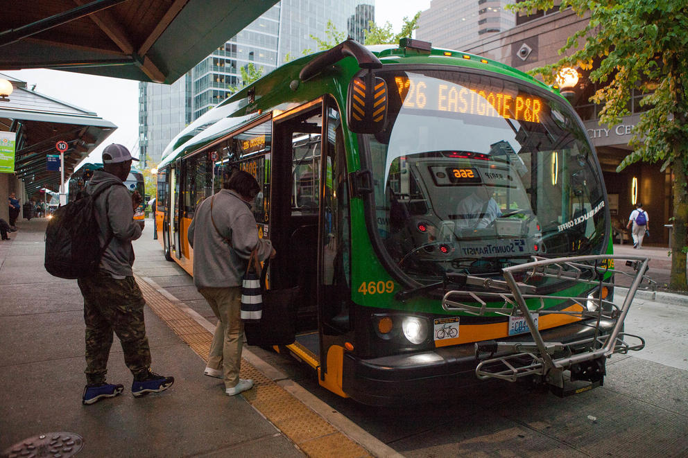 King County Metro’s electric buses at Bellevue Transit Center. 