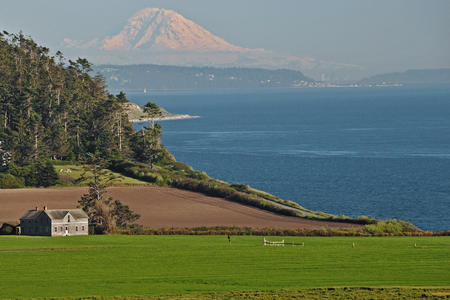 ebey's landing, rainier in the background