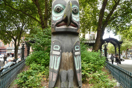 Tlingit totem pole, Pioneer Square