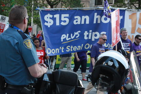 A_demonstration_in_favor_of_the_15_minimum_wage_eventually_adopted_in_Seattle.jpg