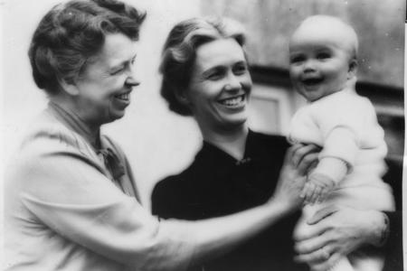 Eleanor Roosevelt Anna Roosevelt_and_John_Roosevelt_Boettiger_-_NARA_-_195584