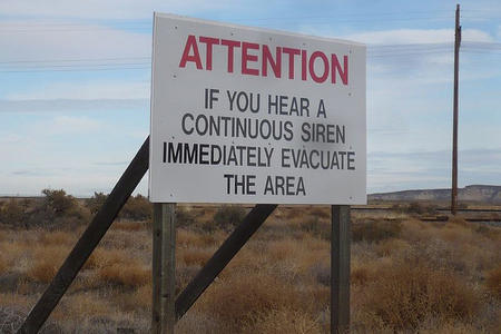 Hanford_warning_sign.jpg