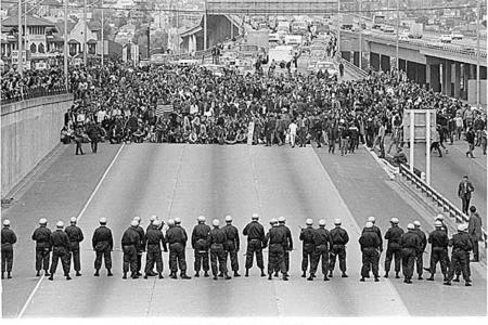 Protestors_and_police_on_I5_Seattle_May_5_1970 (1)