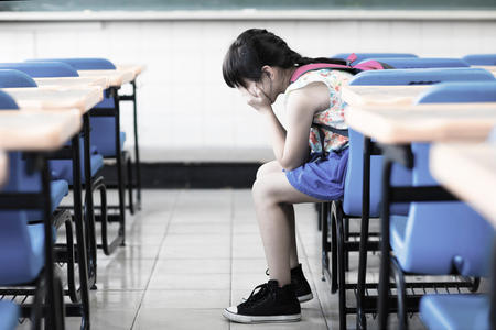 girl-classroom-dull