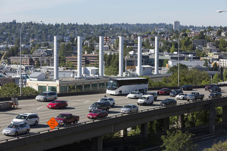 Rush hour traffic along I-5 south