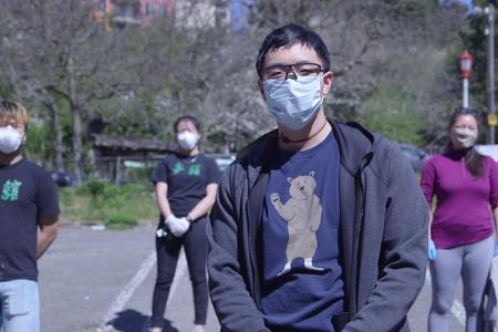 Henry Liu and volunteers
