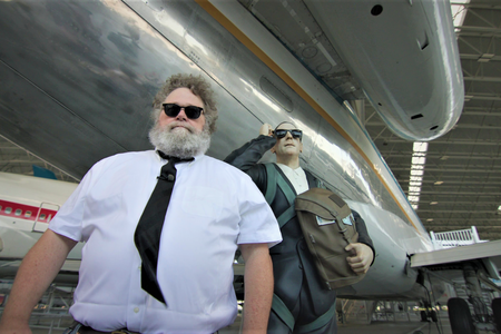 Knuter Berger in a black tie and sunglasses